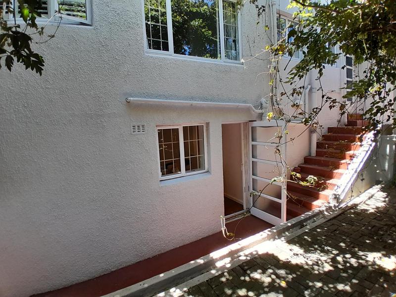 To Let 3 Bedroom Property for Rent in Vredehoek Western Cape